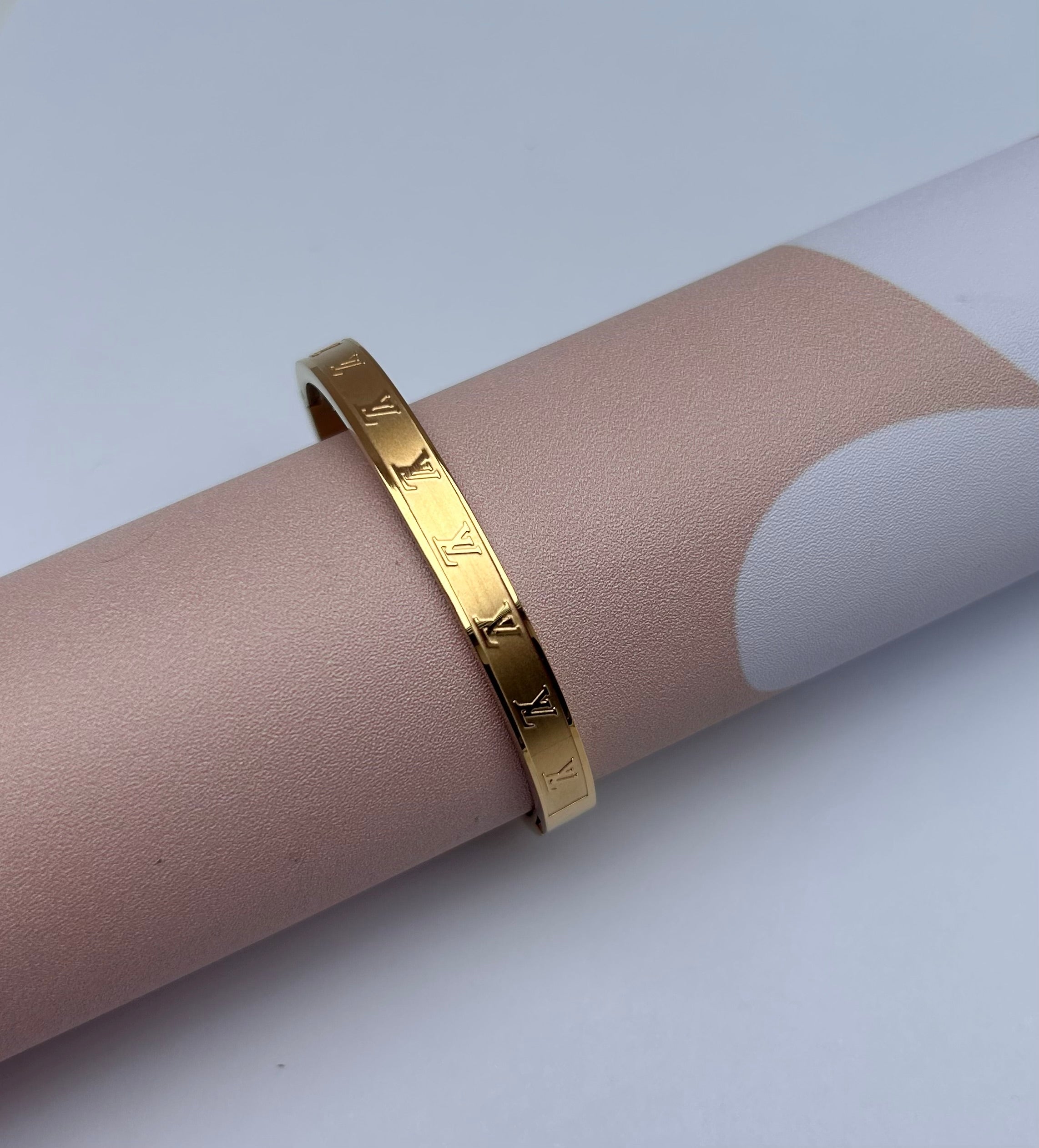 Bracelet - LUXUS
